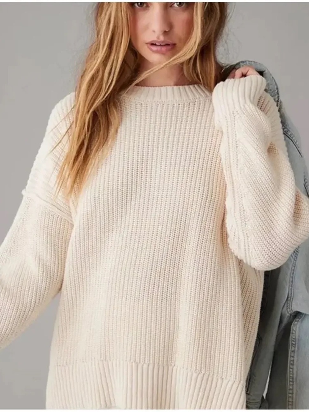 AE Long Weekend Crewneck Sweater in Cream XXS